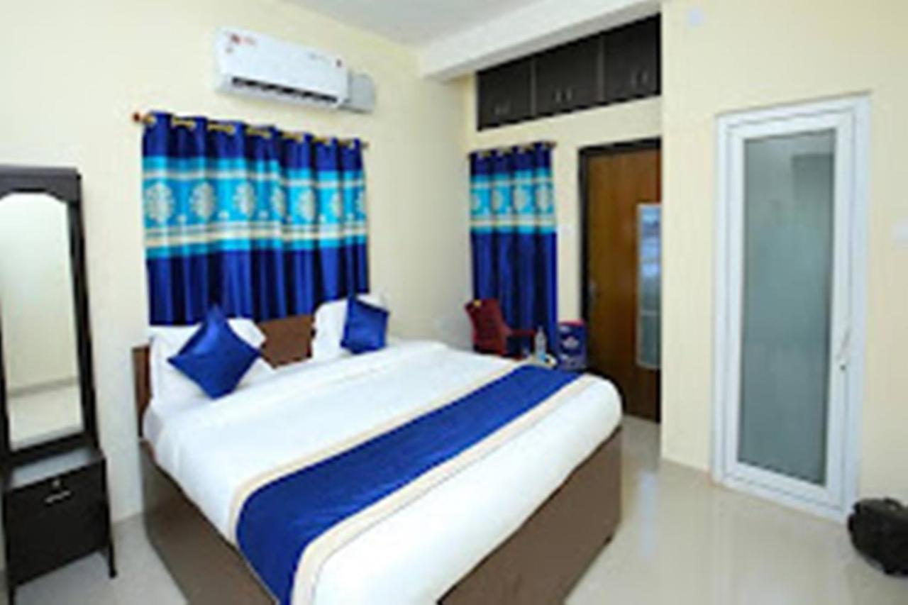 Hotel Paradise Inn Nagaon  Екстериор снимка